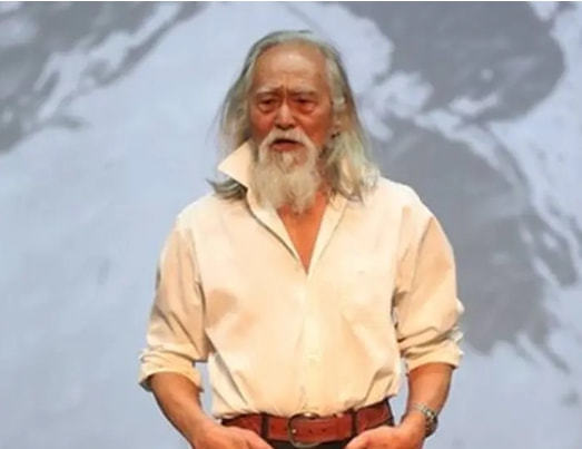 79岁走红的王德顺,曾是电车售票员,和糟糠妻相爱到老