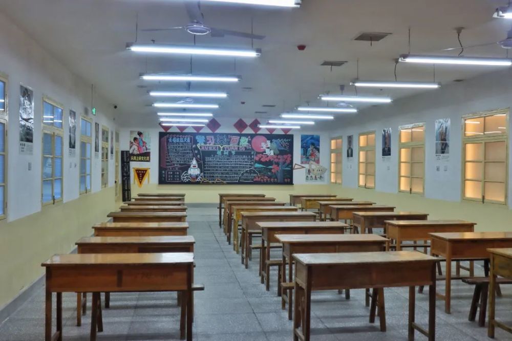 久违的西安东大街,重回80年代了!