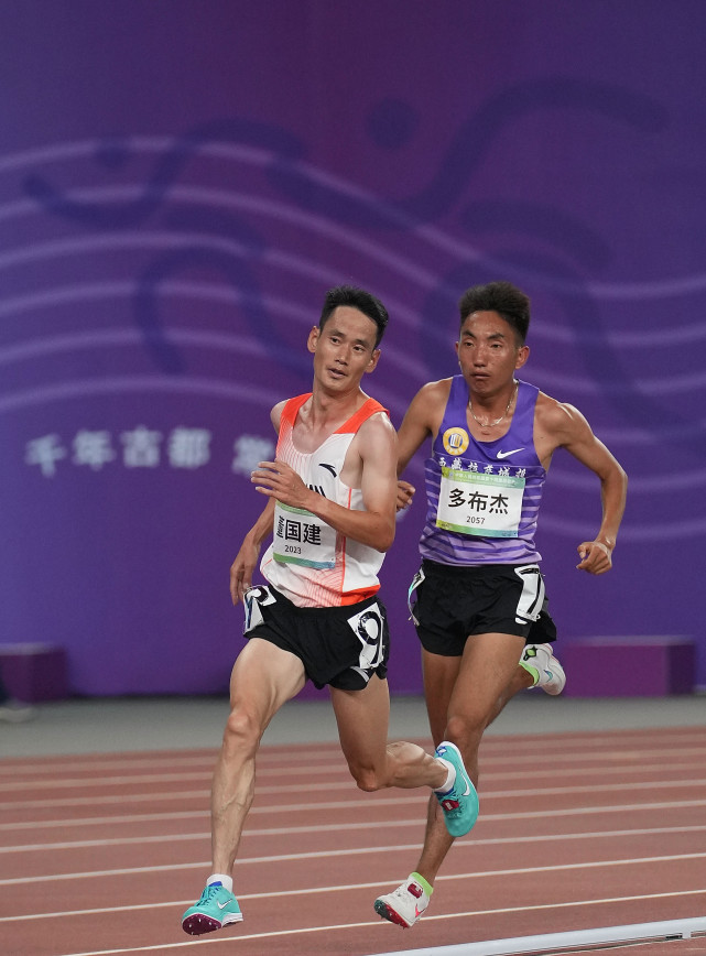 全运会田径男子10000米决赛赛况