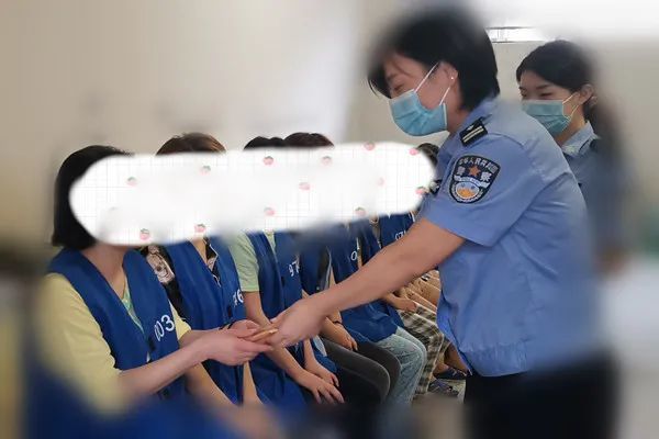 守护万家团圆守护平安中秋我在岗