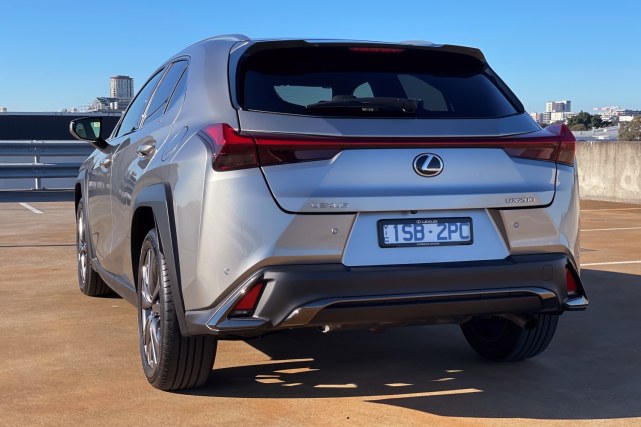 2021款雷克萨斯ux200f运动版紧凑型二线豪华suv