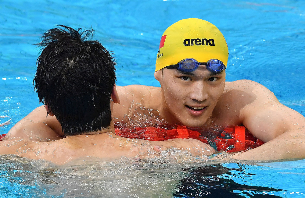 全运会游泳徐嘉余夺得男子100米仰泳冠军2