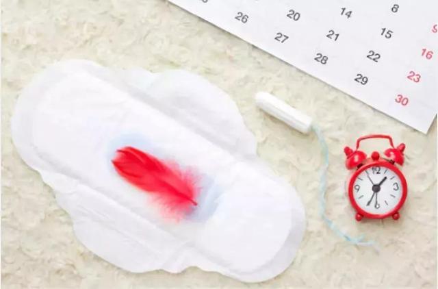 女性来月经,流出血块一样的东西是什么?建议了解下