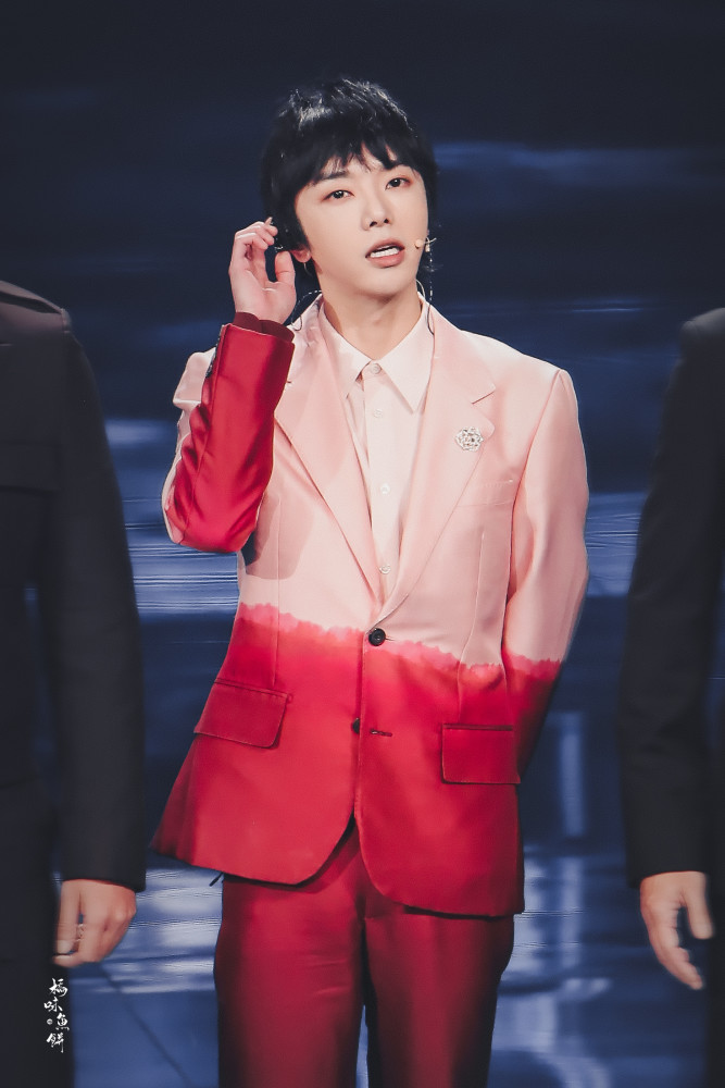 中秋之夜,华晨宇温暖现场欢庆佳节!