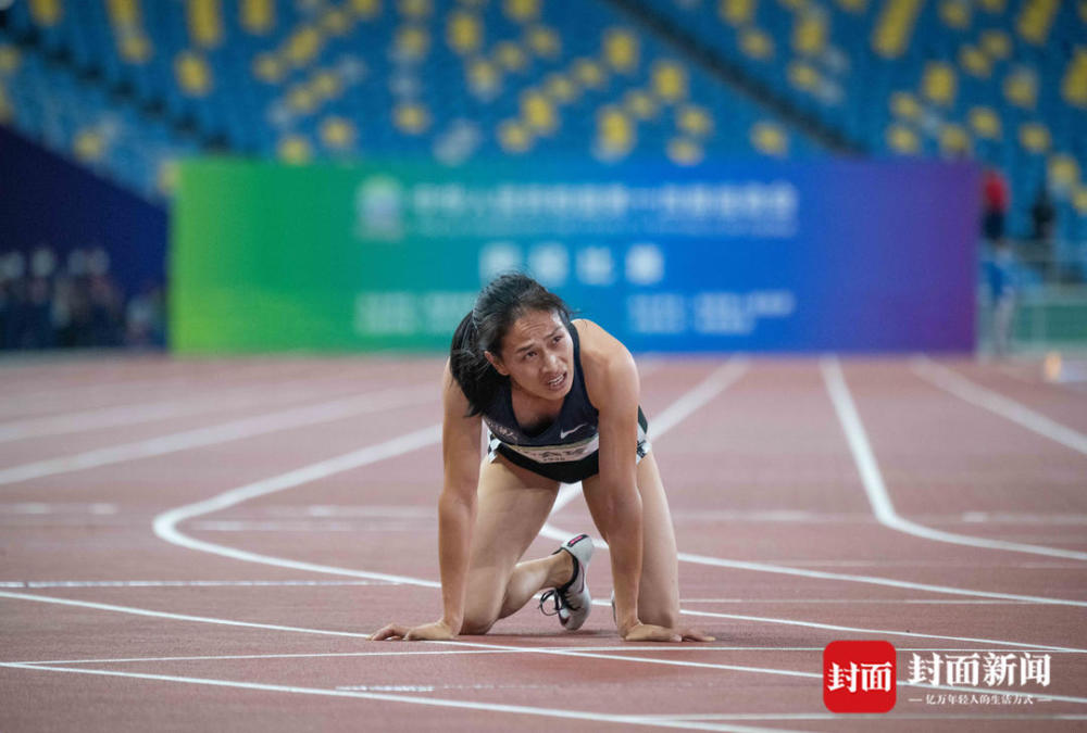 来之不易的金牌图片直击四川女飞人杨会珍拼搏时刻