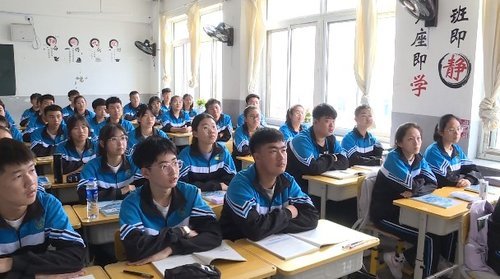 爱心育人润物无声记西丰高中优秀数学教师张浩