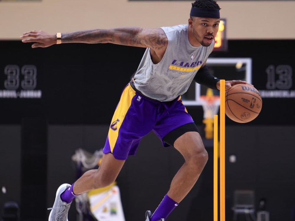 湖人助教晒威少动态喜笑颜开其乐融融随后官推贝兹莫尔训练照