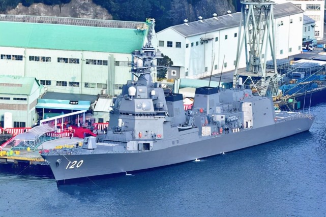 驅逐艦:2艘朝日級導彈驅逐艦,4艘秋月級驅逐艦,5艘高波級驅逐艦,9艘