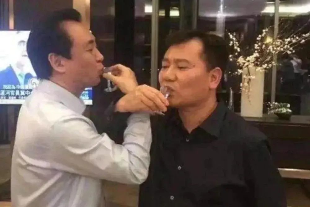 恒大足球退场也请体面 腾讯新闻