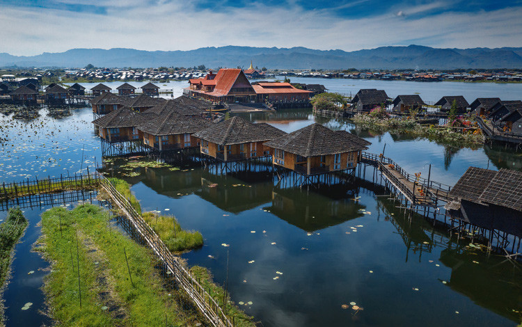 美丽的莱茵湖有着不少历史故事