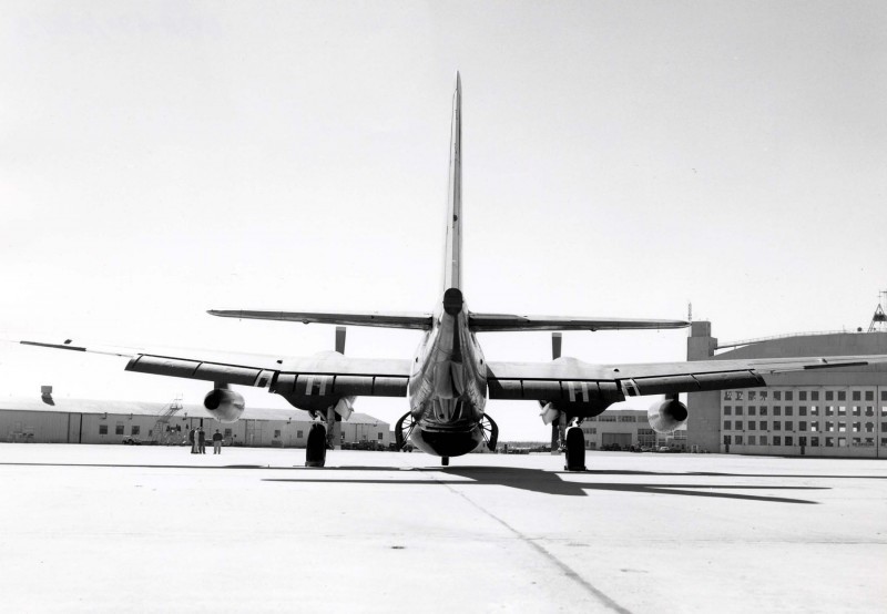 1960年10月21日,广东兴宁机场起飞的空九师中队长张汉民驾米格17pf,在