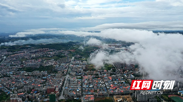 湖南新田云雾绘秋景组图