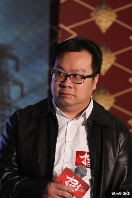 担任《危机航班》这部电影监制人是著名电影人林小强,或许有人对林