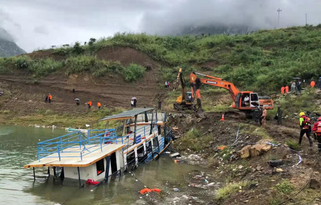 六盘水"翻船事故"致11人遇难:超载17人不是主因!