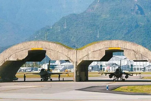 台湾最大空军基地图片