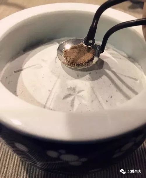 玩香,必知什么叫隔火熏香,炭熏,空熏!