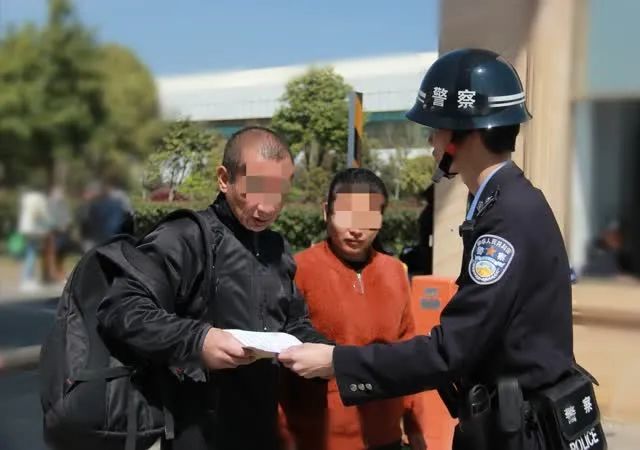 出狱那天他是怎么走出高墙的