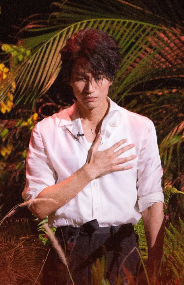 中年男人与清纯不搭边44岁言承旭依旧少年感满满让人移不开眼