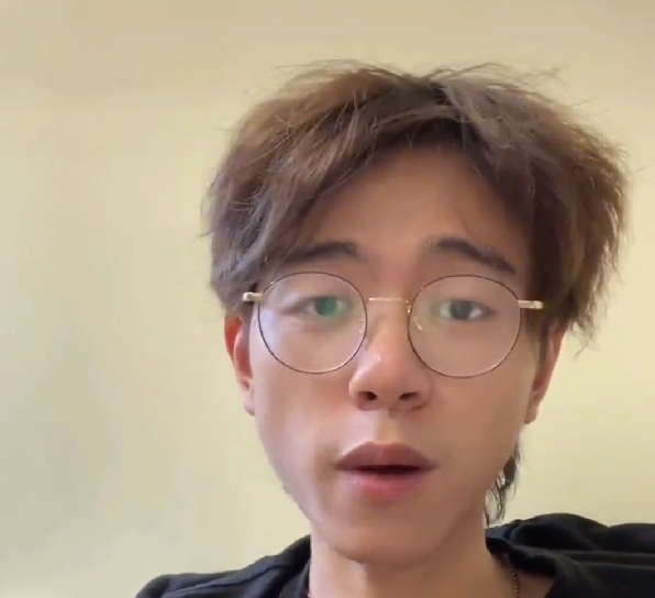 酷酷的鑫和兰奥要用拳头来解决问题狼狗大战一触即发
