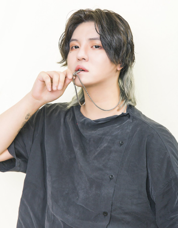 赤酱男女装对比女装扮相才是颜值天花板同为顶流ks阿神更神秘