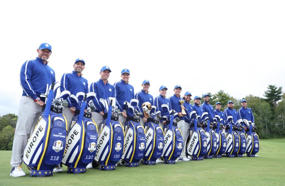 组图莱德杯欧洲队拍摄大合影欢声笑语气氛如此轻松