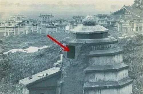 晚清时的 弃婴塔 有多残忍 母亲把婴儿抱进塔中 任其自生自灭 全网搜