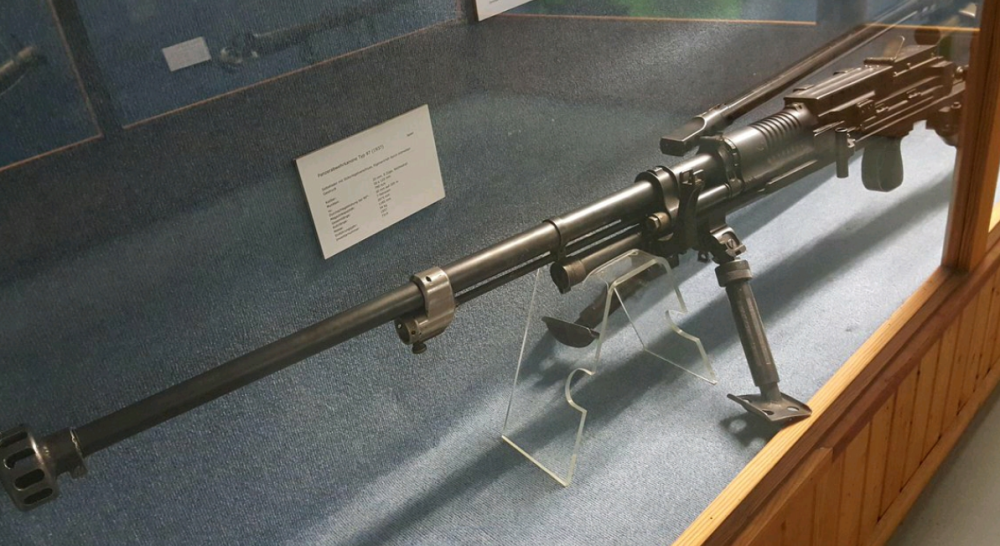 日军反坦克枪需10人伺候造价昂贵,丢枪者只能切腹谢罪_腾讯新闻