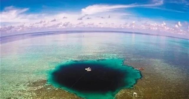 海底现诡异"黑洞",每年「吞噬」3千万亿吨水!水到哪里去了?