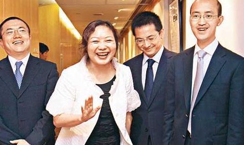 里当一个家庭妇女,她继续发展自己的事业,而且发展得比丈夫蔡奎得更好