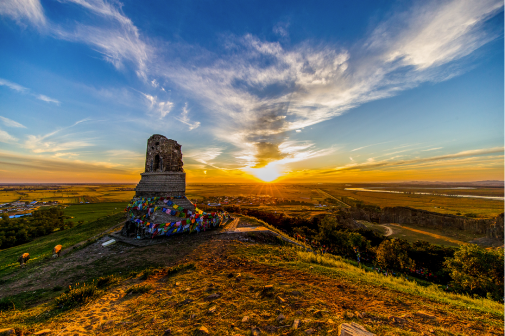 陨石山,石人山还有巴尔虎山,圣迹山,七星山山水资源丰富的沈阳棋盘山
