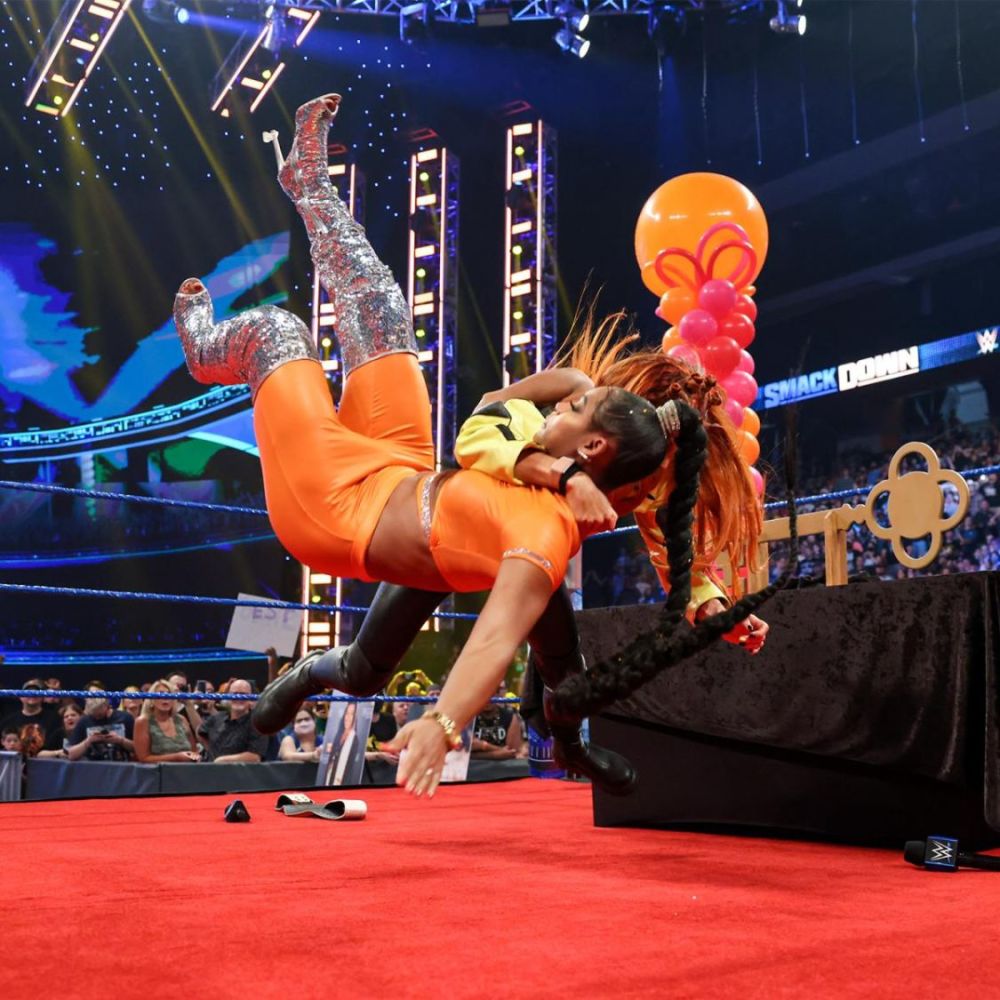 到底是什么原因让wwe一直在倒退和掉粉?