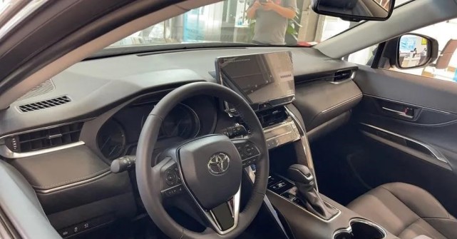 【e汽车】一汽丰田凌放harrier内饰图公布