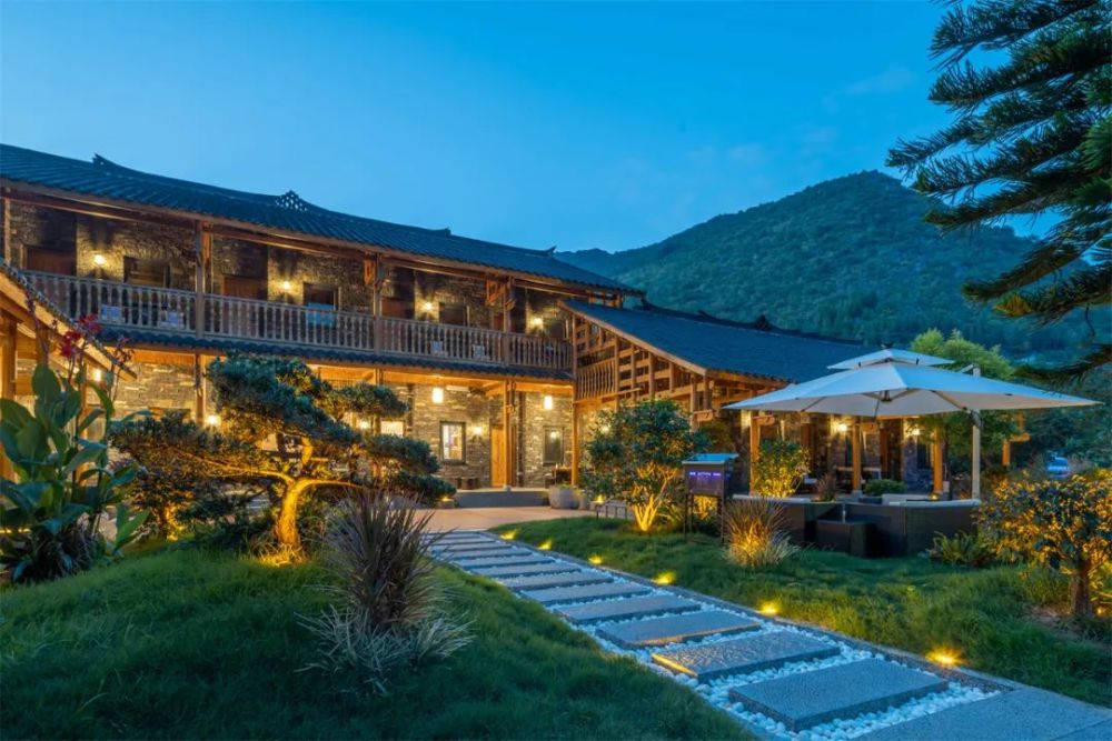 跌入万峰林的温柔秋日睡进这家神仙民宿