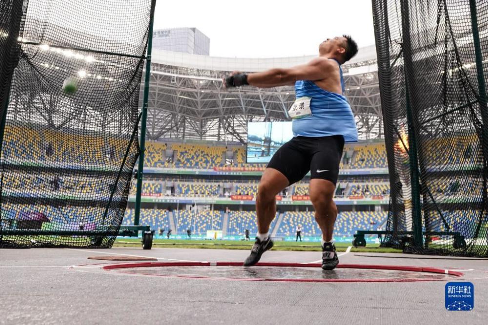 全运会田径项目男子链球决赛江苏队王琦获得冠军