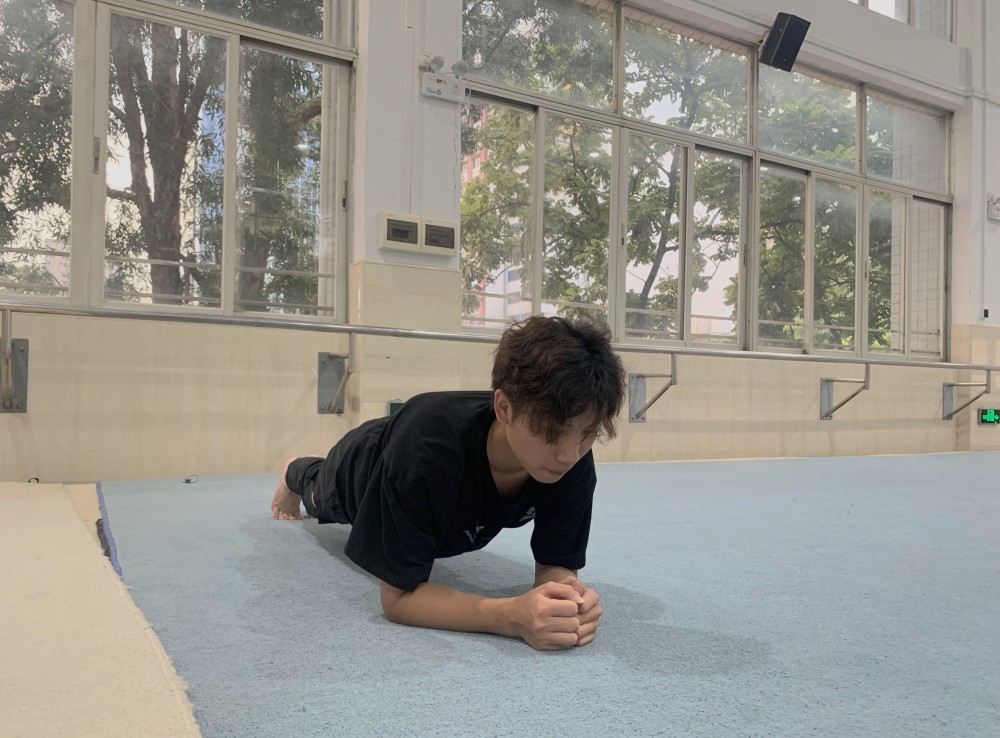 曾永康8岁那年被教练"选苗子"挑中,直接进入广东省队,在二沙运动体育