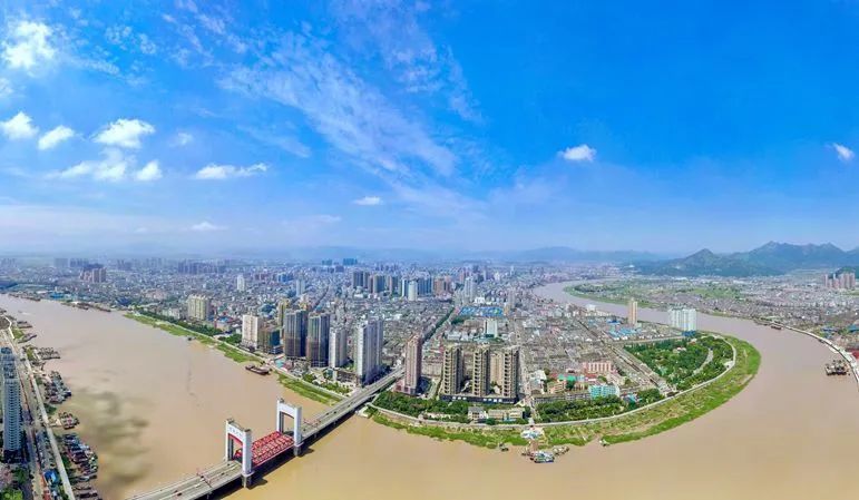 龙港撤镇设市将满两周年 系列改革成效显著_腾讯新闻