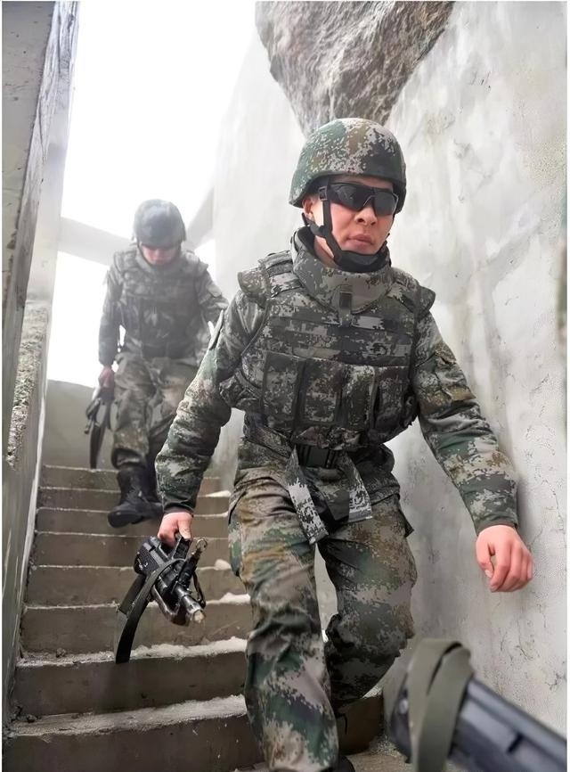 中国特种部队装备一2战术背心篇