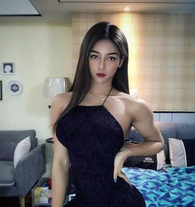 她被称"健美女神",自曝一天基本待在健身房,自律力高到可怕