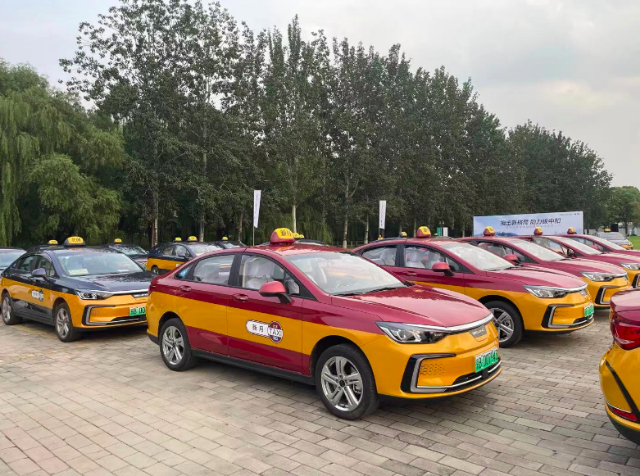 助力碳中和北京今年将新增或更新172万辆换电出租车