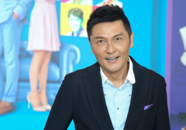 59岁关礼杰宣布离巢,26岁女儿却跟电视台签约