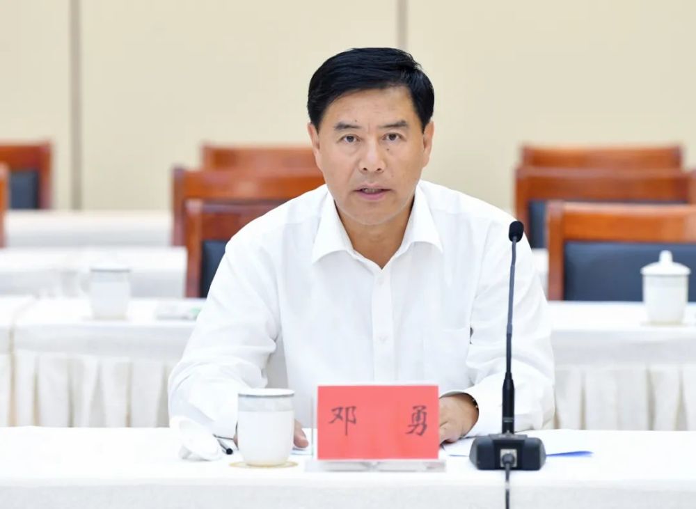 邓勇高起点高标准推动教育整顿走深走实