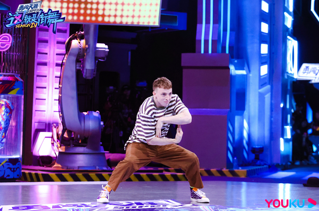 街舞4别看大神尼尔森中途退赛但一波王炸依旧是冠军相