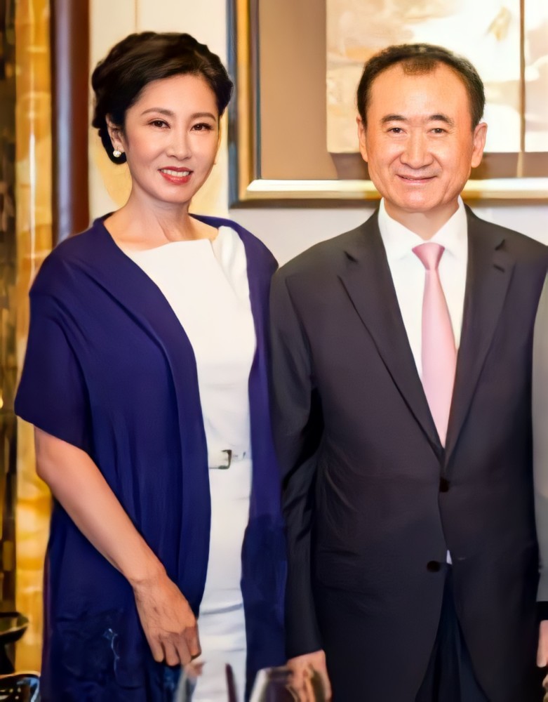 林宁:王健林背后的女人,为夫还债2000多亿,助万达起死回生!_腾讯新闻