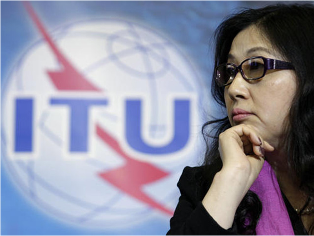 独自陪任正非做手术,追随华为26年至今单身,她才是任最亏欠的人