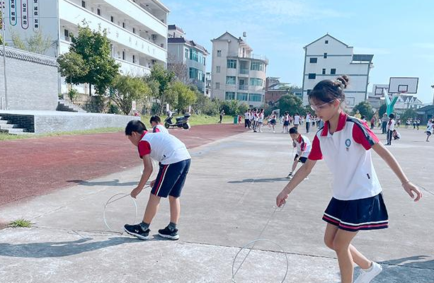 小学生入学年龄或出现大变动 家长们反应有点大 教育部给出回复 腾讯新闻