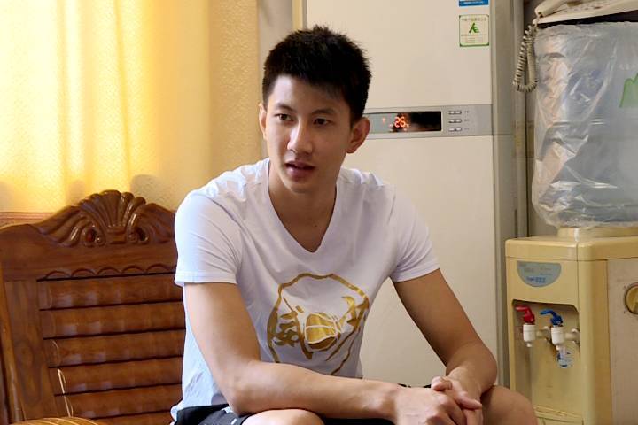 山东队郭瀚宇得到全队最高的8分,刘振环得到4分3篮板,王雪峰和王加一