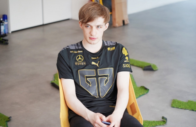 "继瞧不起doinb后,nemesis又来狂吹chovy",公开放话:chovy才是世界第