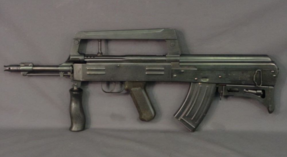 86s步枪,似乎又有95的影子如今,84式,86式步枪早已经停产,56式冲锋枪