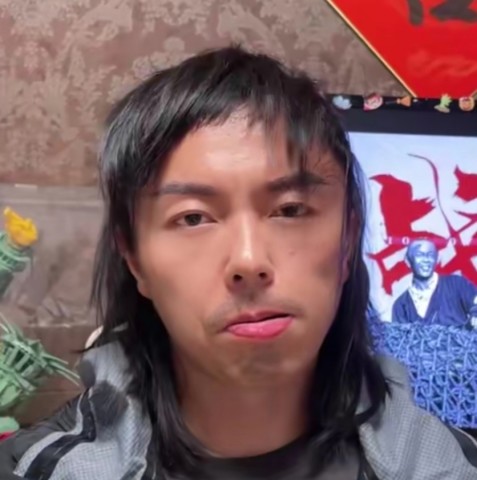 谢苗与8岁女儿互动,复出后人气不如从前,意外撞脸张卫健