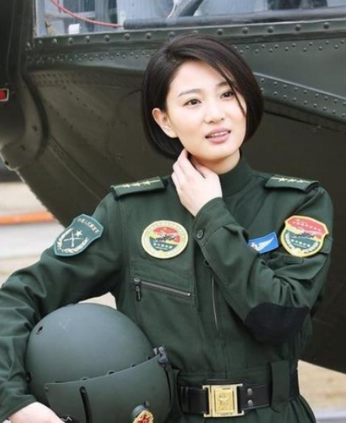 浓妆艳抹就别演军人了这8位女星告诉你什么才是飒爽英姿